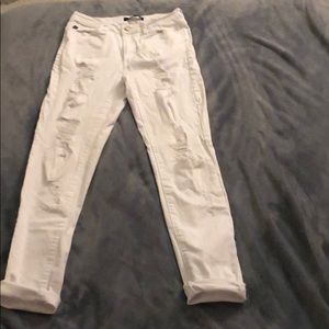 WHITE RIPPED JEANS🤩🤩